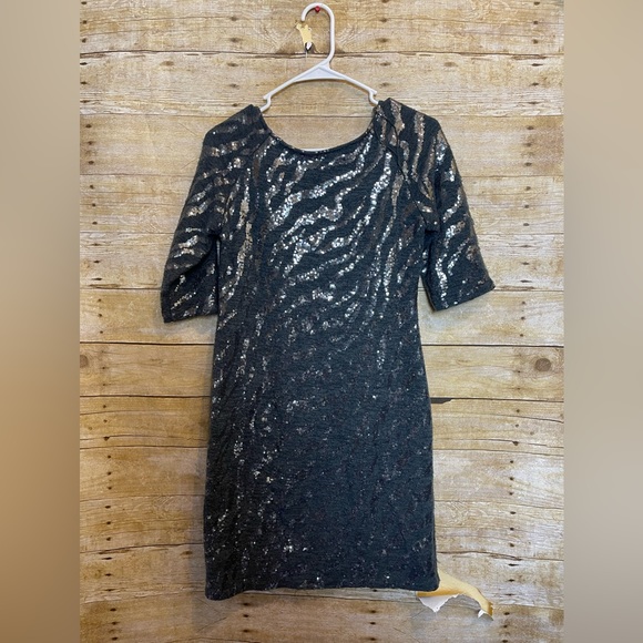 Scarlett sequin dress 🛍 - Picture 1 of 3
